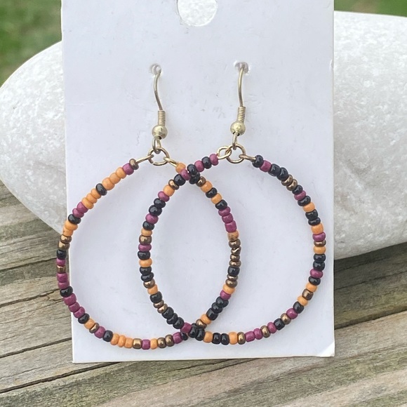 Handmade beaded circle earrings black red orange copper beads - Picture 2 of 4